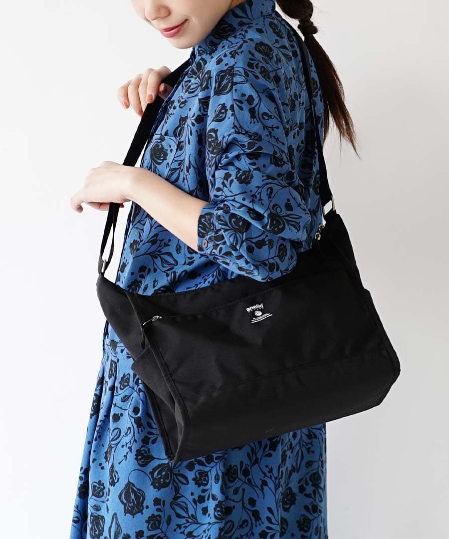 CABIN SHOULDER BAG