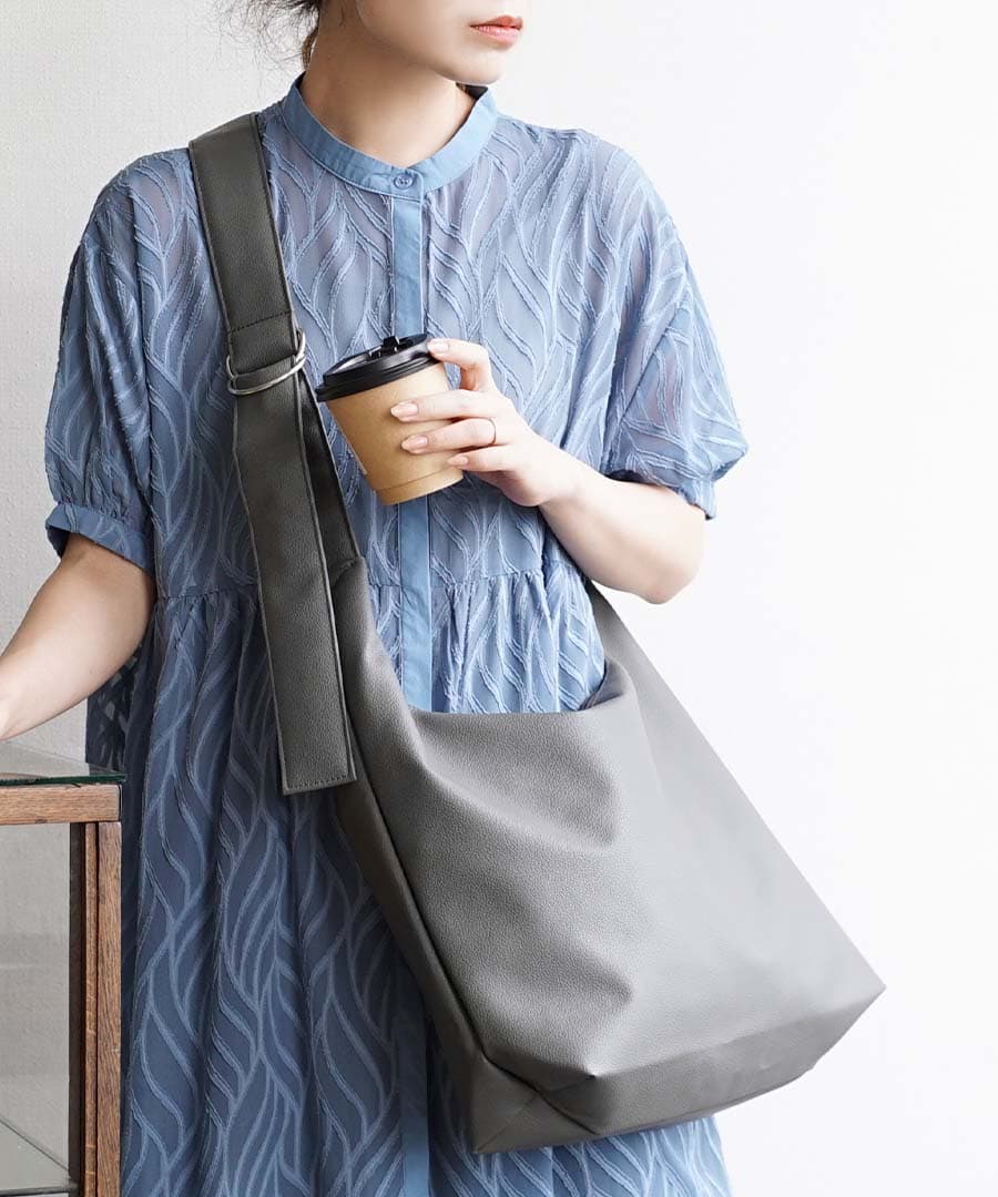 ソフトラウンド ワンショルダーバッグ［ラージ］