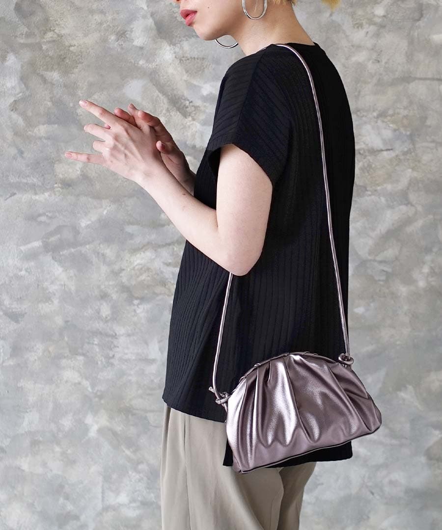 メタリック タックショルダーバッグ