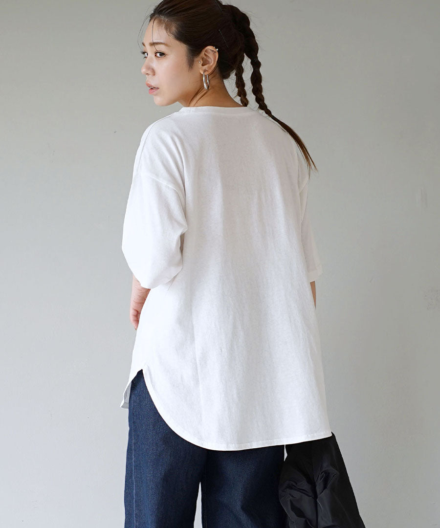 エンボスロゴ Tシャツ