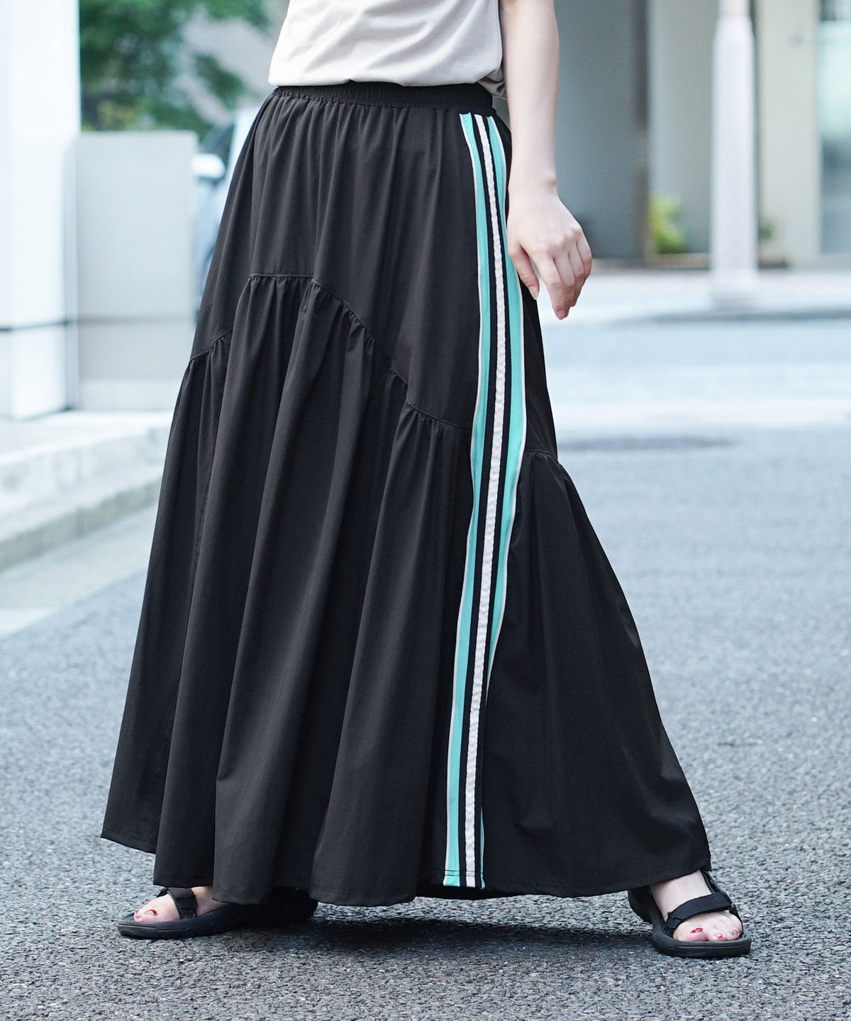 サイドライン ティアードスカート